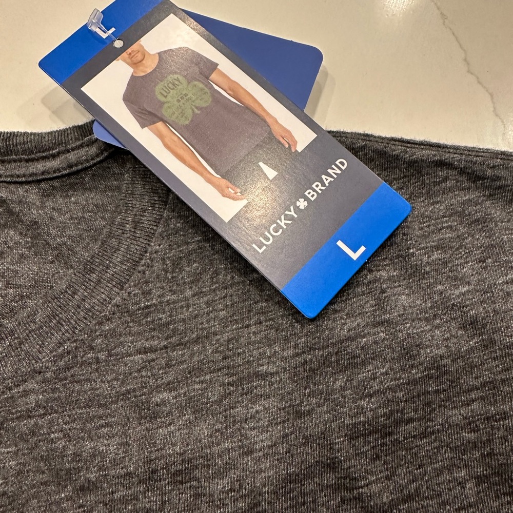 Mens LUCKY t NWT Size Large - Picture 2 of 4